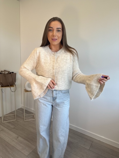 Sweter na Guziki z Rozkloszowanymi Rękawkami