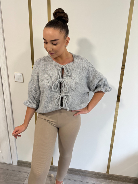 Sweter Wiązany Bow Szary