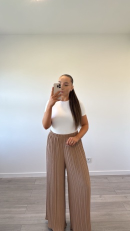 Spodnie Plisy Karmelowe