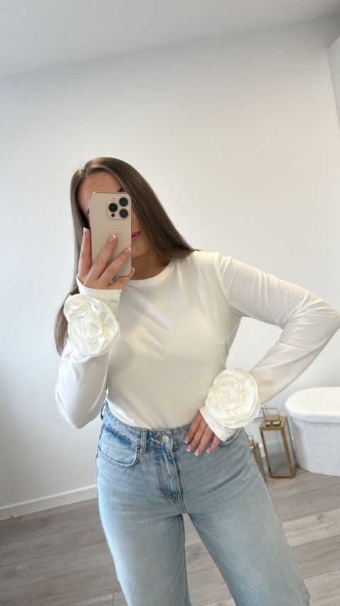 Bluzka z Kwiatem na Rękawach