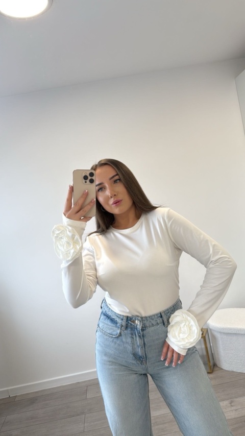 Bluzka z Kwiatem na Rękawach