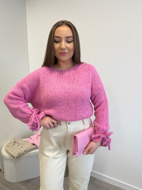 SWETER Z KOKARDKĄ RÓŻOWY