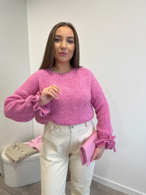 SWETER Z KOKARDKĄ RÓŻOWY